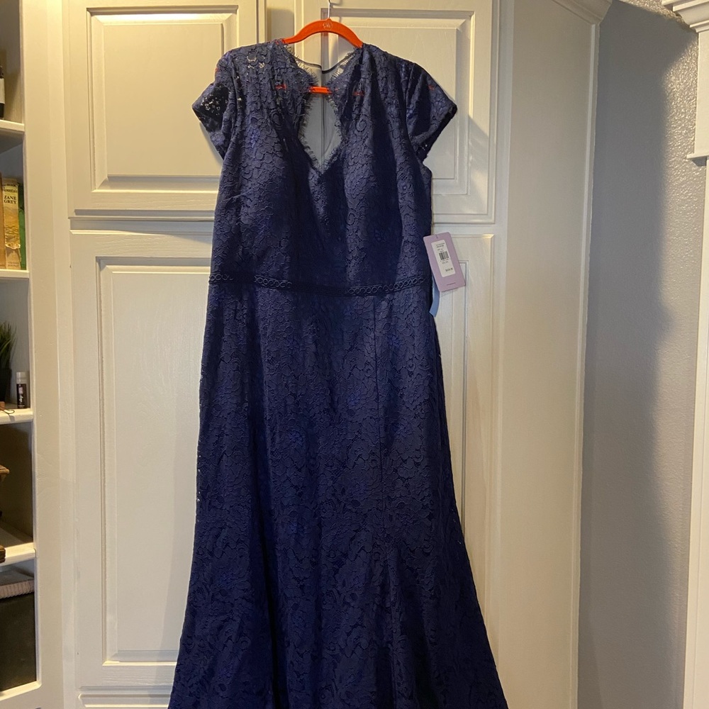 NWT JS Collection Nordstrom’s navy blue “Mother of the Bride” dress. Size 18W